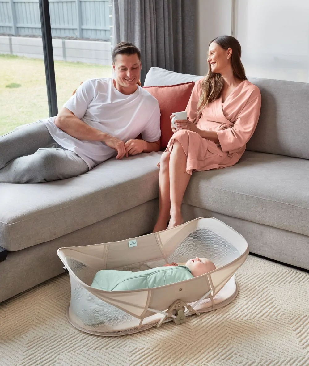 Sleep easy portable baby top bed